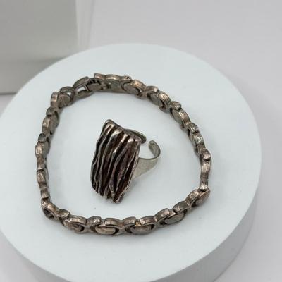 LOT 145J: Vintage Silvertone Jewelry Collection