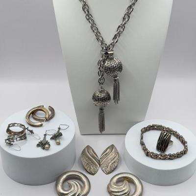 LOT 145J: Vintage Silvertone Jewelry Collection