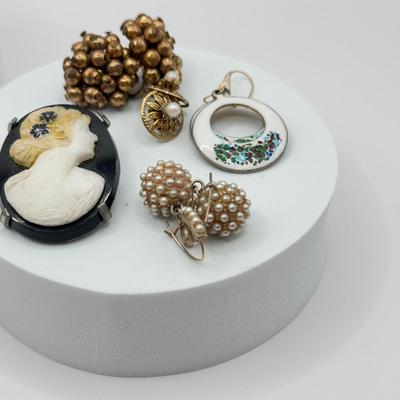 LOT 146J: Collection of Cool Vintage Earrings w/ Cameo Brooch