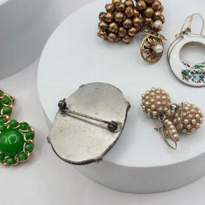 LOT 146J: Collection of Cool Vintage Earrings w/ Cameo Brooch