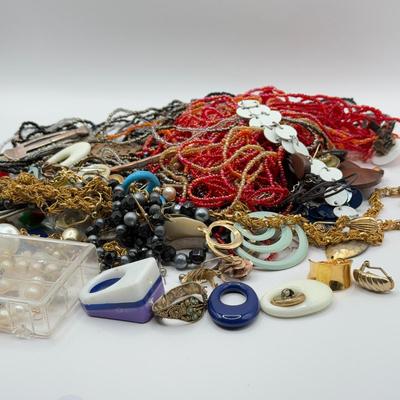 LOT 147J: Jewelry for Craft or Repair