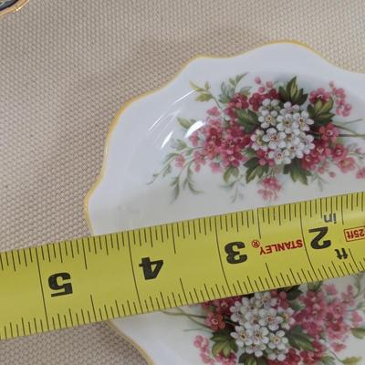 Royal Albert Bone China "Derby" & "Blossom Time Series" Hawthorn (LR)