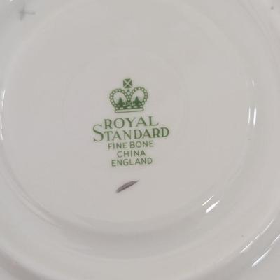 Royal Standard Fine Bone China England Gold Leaf Tea Cup & Saucer (LR)
