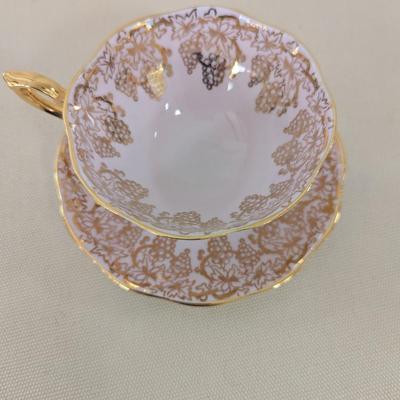 Royal Standard Fine Bone China England Gold Leaf Tea Cup & Saucer (LR)
