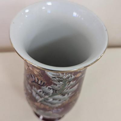 Vintage Toyo Trading Co. New Country Gear Vase Approx 8 1/2" Tall (LR)