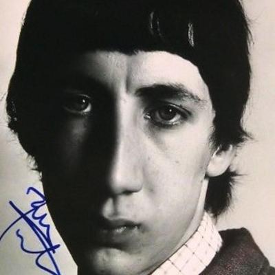 Pete Townshend signed portrait photo 