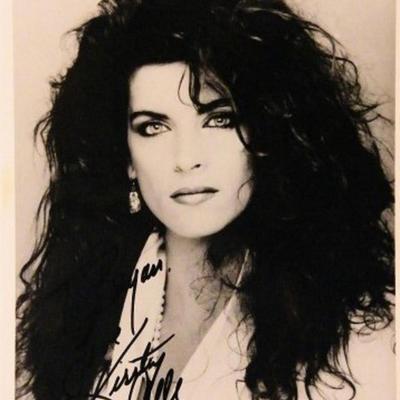 Kirstie Alley signed portrait photo 