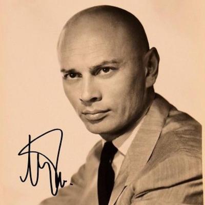 Yul Brynner signed portrait photo 