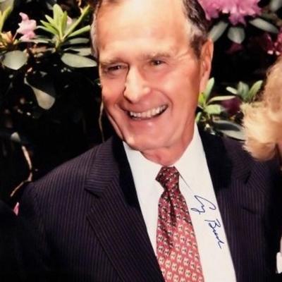 George Bush signed portrait photo 