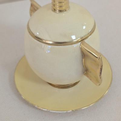 Vintage Carlton Ware England Sugar Bowl With Lid & Gold Trim (LR)