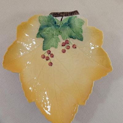 Carlton Ware Leaf Design Dishes (LR)
