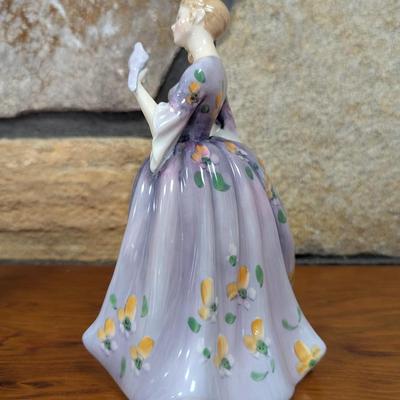 Royal Doulton Figurine Nicola (LR)