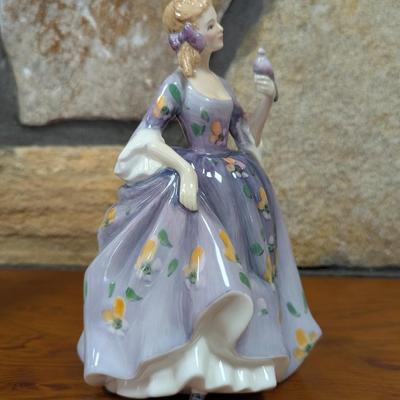 Royal Doulton Figurine Nicola (LR)