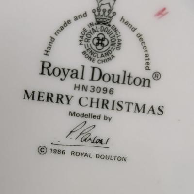 Royal Doulton Figurine Merry Christmas (LR)