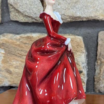 Royal Doulton Figurine Fragrance Exclusive (LR)