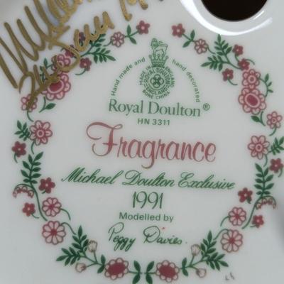 Royal Doulton Figurine Fragrance Exclusive (LR)