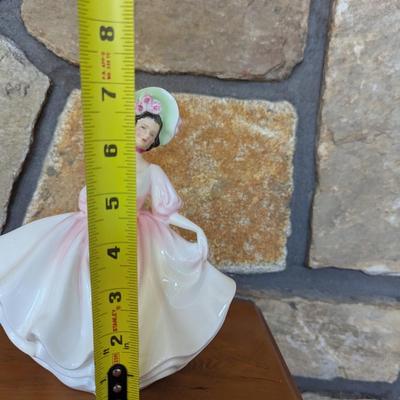 Royal Doulton Figurine Sunday Best (LR)