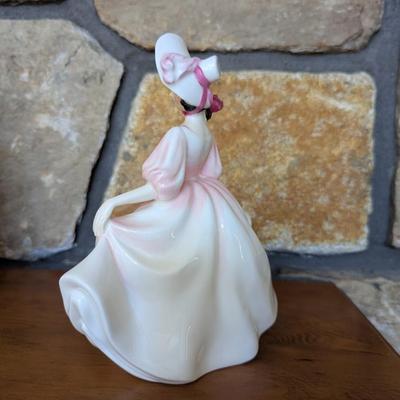 Royal Doulton Figurine Sunday Best (LR)