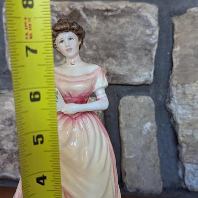 Royal Doulton Figurine Julia Exclusive (LR)