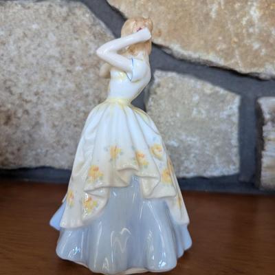 Royal Doulton Figurine Laura (LR)