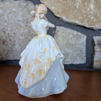 Royal Doulton Figurine Laura (LR)