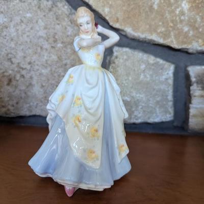 Royal Doulton Figurine Laura (LR)