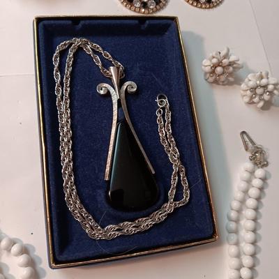 VINTAGE COSTUME JEWELRY