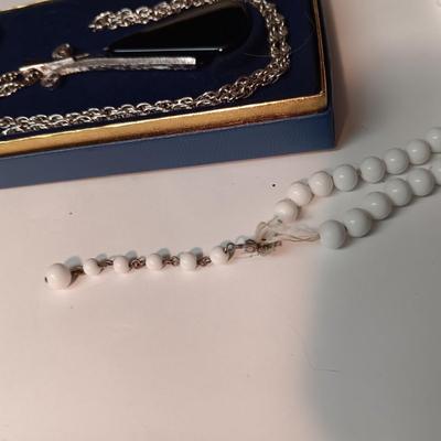 VINTAGE COSTUME JEWELRY