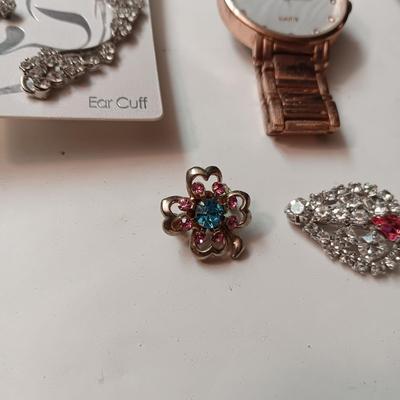 RHINESTONE BRACELETS, BROOCHES, HAIR CLIPS, WATCH AND EARRINGS