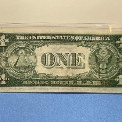 Series 1935-A $1.00 Silver Certificate Uncirculated Condition Serial #B92281055C as Pictured. FREE DOMESTIC SHIPPING.