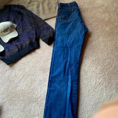 MENS WRANGLER JEANS, SWEATERS AND BALL CAPS