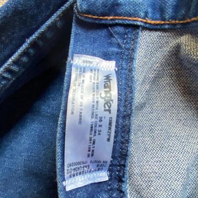 MENS WRANGLER JEANS, SWEATERS AND BALL CAPS