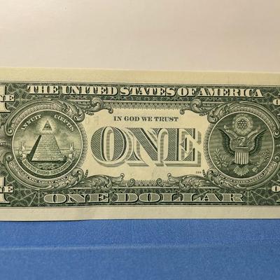SERIES 2006 ***STAR*** FRN UNCIRCULATED CONDITION F05043788* AS PICTURED. FREE DOMESTIC SHIPPING.