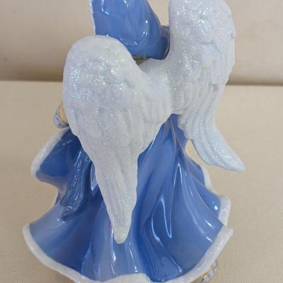 Thomas Kinkade Angel Of Light Illuminated Heirloom Porcelain Figure (LR)