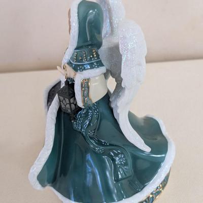 Thomas Kinkade Angel Of Peace Illuminated Heirloom Porcelain Figure (LR)