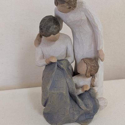 Generations Willow Tree Figurine Sculpted Hand-Painted Figure With Box (LR)