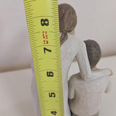 Generations Willow Tree Figurine Sculpted Hand-Painted Figure With Box (LR)