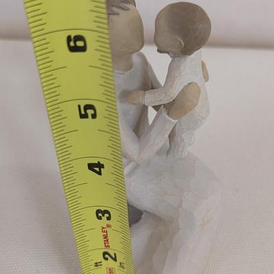 Grandmother Willow Tree Figurine Sculpted Hand-Painted Figure With Box (LR)