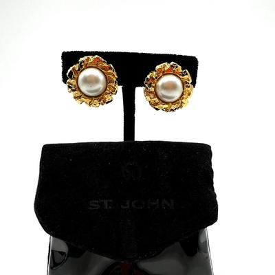 501 ST. JOHN Faux Pearl Starburst Clip On Earrings