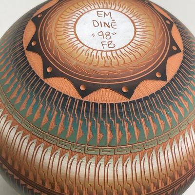 1998 EM Dine Native pottery