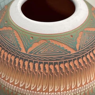 1998 EM Dine Native pottery