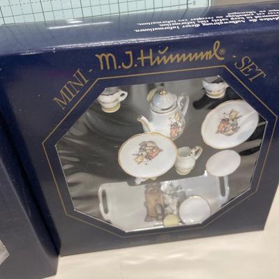 Hummel mini tea set #2