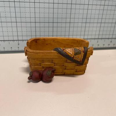 2003 Longaberger Bee Basket & mini basket