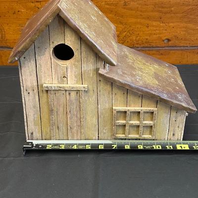 Sturdy Wood Bird House with Metal Roof