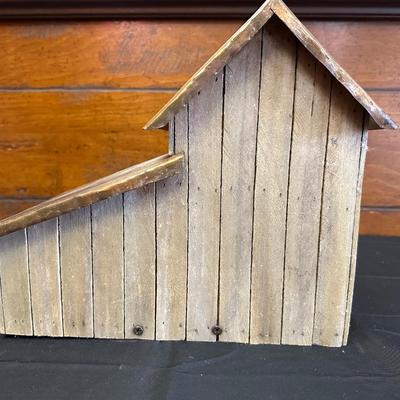 Sturdy Wood Bird House with Metal Roof