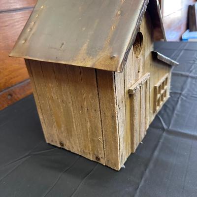 Sturdy Wood Bird House with Metal Roof