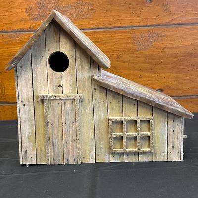 Sturdy Wood Bird House with Metal Roof
