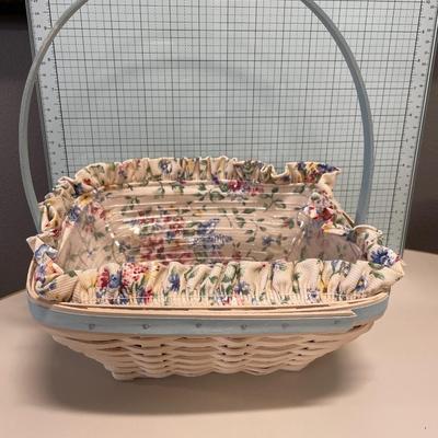 Cream color basket with fabric liner