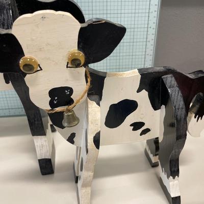 4 Wood cows in total
