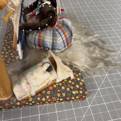 Loomer Doll Weaving the Rung